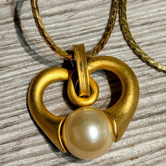 Vintage Monet Open Heart Pendant Necklace Gold Tone 28" Chain Faux Pearl - Picture 2 of 7